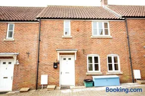 3 Crown Barton - Image 1