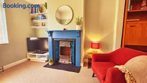 St Pauls Terrace - 2 bed house nr Train Station - Image 2