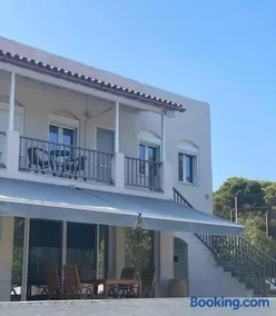 The V suites of Aegina - Image 2