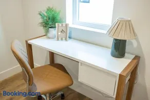 Family Townhome Near SLC - King Suite, Balcony - Image 3