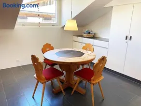 BM186 - Alpenstil - 60m2 Dachstockwohnung mit Garage - Image 1