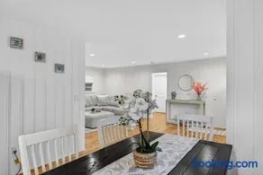 Hamptons Beach Retreat - Image 2