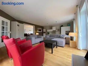 Villa Vahl Luxe groepsvilla, 16 personen, tuin met BBQ en sauna, open haard, perfect voor families & retreats - Image 2
