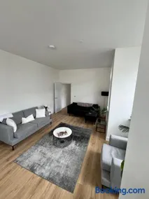 Margate Apartment by The Sea 5 minutes to beach and dreamland - Image 3