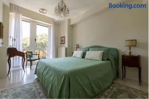 Casa Lazzarini luxury apartment di fronte al Teatro Rossini - Image 3