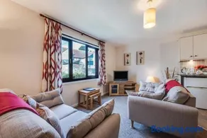 2 Bed in Beer oc-jbpio7 - Image 4
