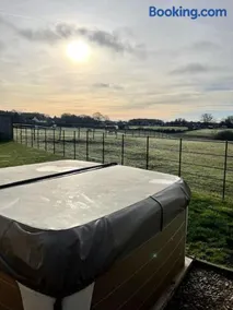 Rollestone New Forest (HOT TUB) - Image 2