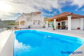 Villa San - Image 1