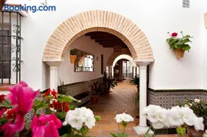 Apartamentos Turísticos Los Patios - Image 2