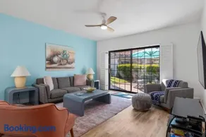 Palm Springs Oase: Geschlossene Wohnung mit Pool & Whirlpool - Image 1