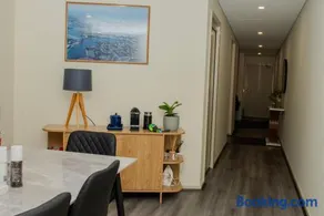 Cozy Yet Modern Stay near Train Station and Hospital - Image 4