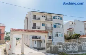 2 Bedroom Stunning Apartment In Slatine - Image 1