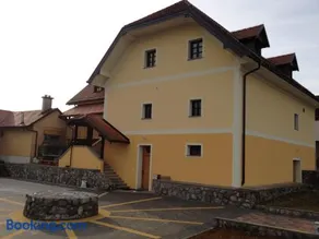 Hiša nasprot Sonca - Image 1