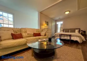 8 min to UGA NEW Lake Loft Apt near downtown Athens at UGA free wifi and coffee - Image 1
