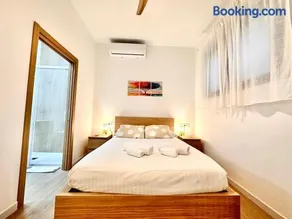 Valentia Modern and Comfortable Beachside Style - Image 3