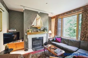 Wonderful One bedroom condo located in Highridge Condominiums J6 - Image 1
