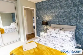 Smithy Bank Cottage - with free parking! - Image 3