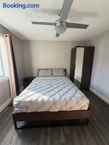 Private room in Windsor - Image 4