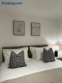 The Snug - Town Centre Apartment - Image 3