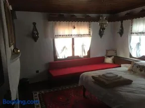 Tarihi Osmanlı Evi - Beyzadeler Konağı Ev Sahibi ve Yöneticisi - Bekir Yenerer Ruhsat No 14-75 - Image 3