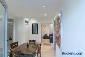 Living in the moment - Two-bedroom flat - Image 4