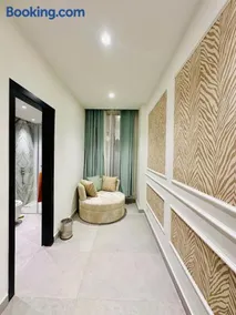 Luxury 1-Bed and 2-Bed Gulberg V - Image 2