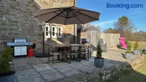 Stunning 4 Bed Near Alton Towers, Polar Bears, Peak District - Image 3