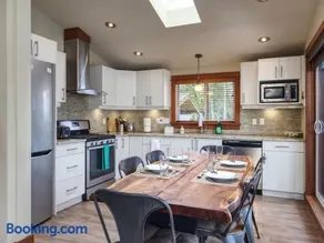 Going Coastal A - Oceanfront - Pet Friendly - Image 2