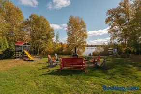 Chalet Paradis lake view and access spa fireplace close to Lake St-Jean - Image 2