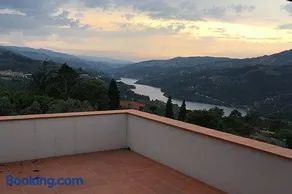 Casa em Resende com Vista Para o Rio Douro - Image 2