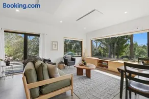 Tranquility Base - 1 Bedroom Cabin - Oceanview - Image 5