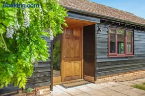 2 Bed in Devizes oc-t43754 - Image 3