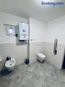 Hd Guesthouse Oasi urbana con parcheggio privato gratuito, fronte stazione - Image 3