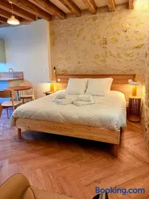 Suite romantique, piscine intérieure privée et sauna - Image 4