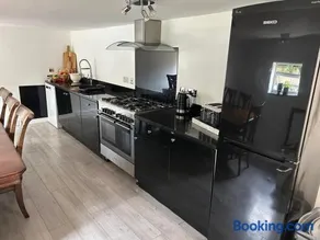 Beautiful Home - Image 5