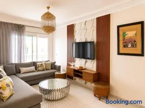 Elegant 2BR Apartment - Image 2