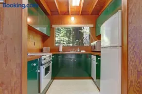 Cabin 55 - Image 3