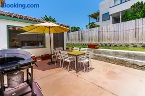 2BR-2 mins to Ocean-Sleeps 8-Pets - Image 5