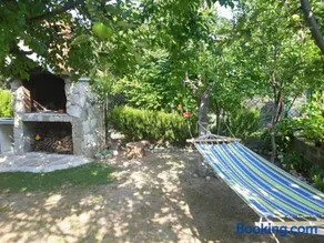 House next to the river Miro - Image 3