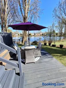 Holiday Home on Billing Aquadrome - Image 3