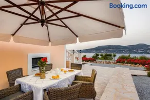 Faidra Luxury Apartment - Image 3