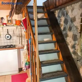 Maison de charme à Vezac avec vue sur la montagne - Image 3