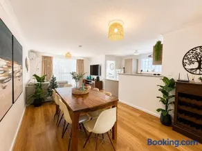 Fall in Love with Spring at Cape View 26 - Image 1