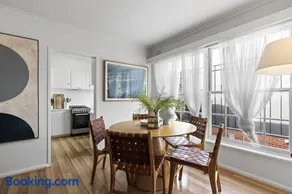 Charming 2 bed in the Heart of Camberwell - Image 1