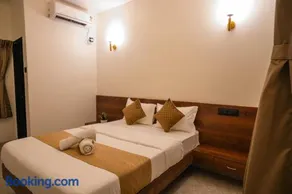 Sapphire Mansion - Image 4