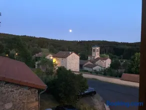 Large 100 year old house in lovely walking area - Image 1