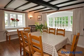 Tros Yr Afon Holiday Cottages and Manor House - Image 4