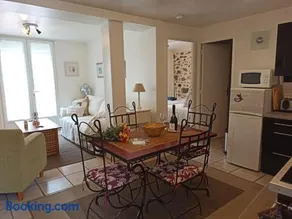Well equipped apartment, large terrace, BBQ & WIFI - Image 1