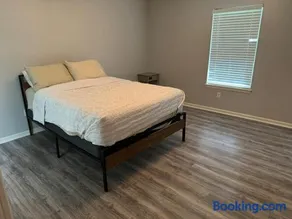 Pet-Friendly SW Home, 13 Mins to Mizzou - Image 1