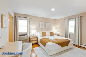 3BR Apt in West New York Free Parking up to 8 people - Image 2